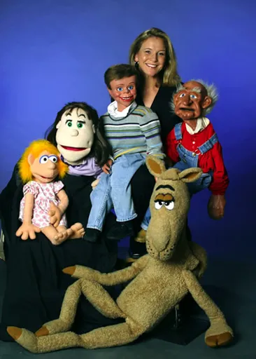Lynn Trefzger and her comic cast of puppets!